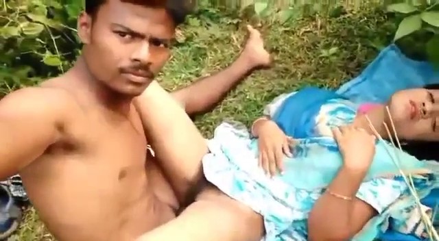 Desi Village BF Fucking her GF in Jungle Video