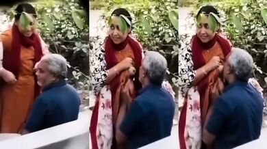 Old Uncle Sucked Young Woman’s Big Boobs in the Park Video